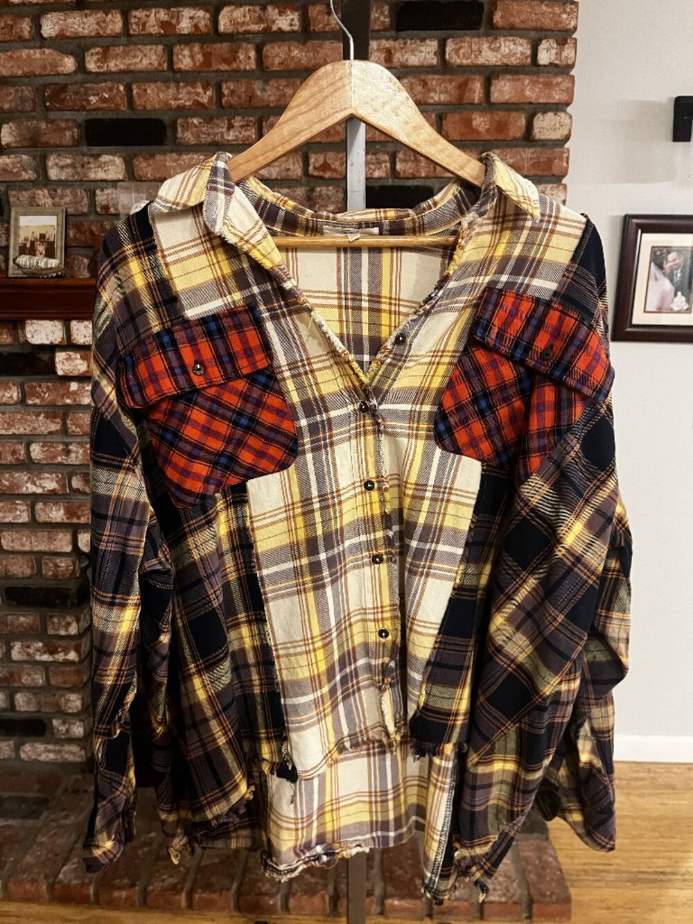 easel Multi-Color Plaid Button-Down Shirt with Contrast Pockets